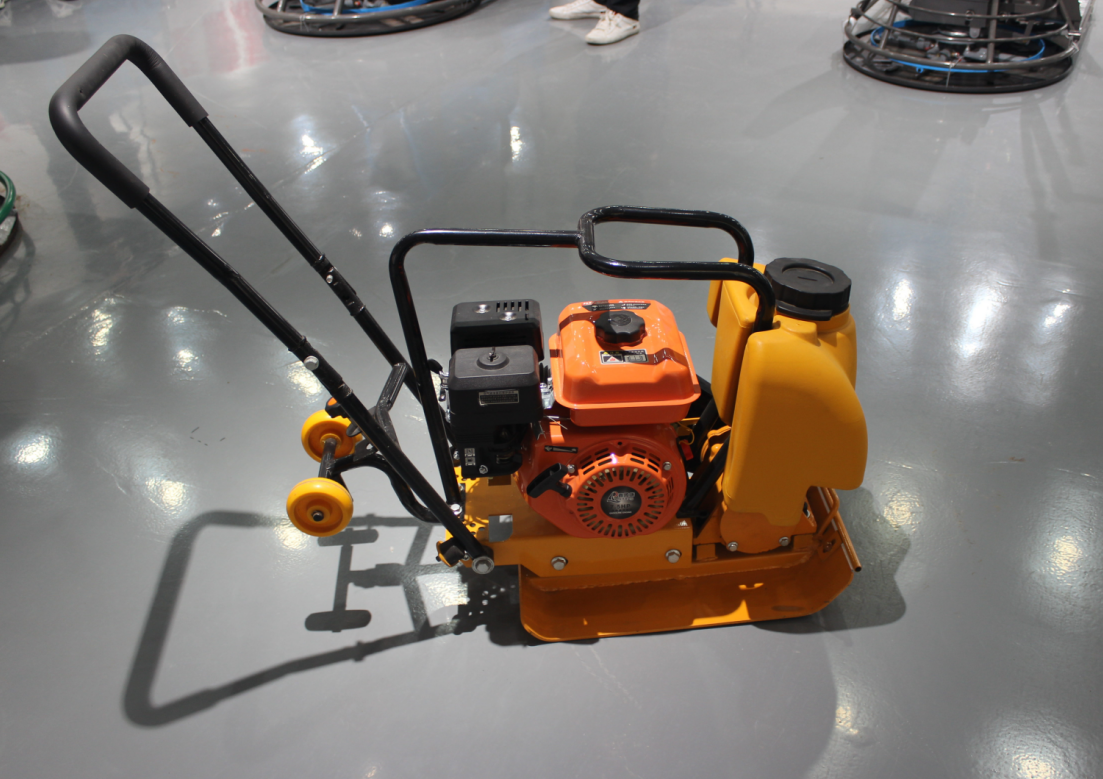 High Quality MTQT C60 Asphalt Pavement for Construction Gasoline/Diesel Engine Graders with High Power Engine Motor & Bearing