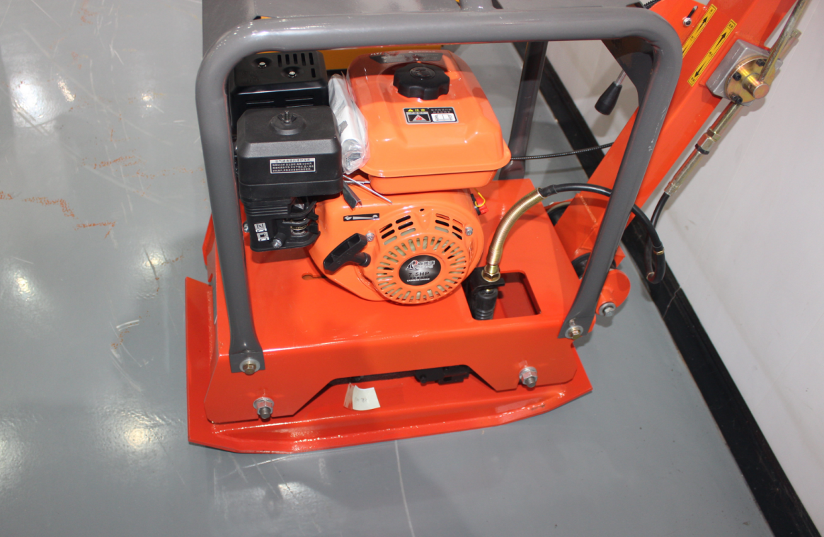 The Factory Supplies Bidirectional Reversible Sand Vibrating Plate Compactors and Plate Tampers for Construction Use.