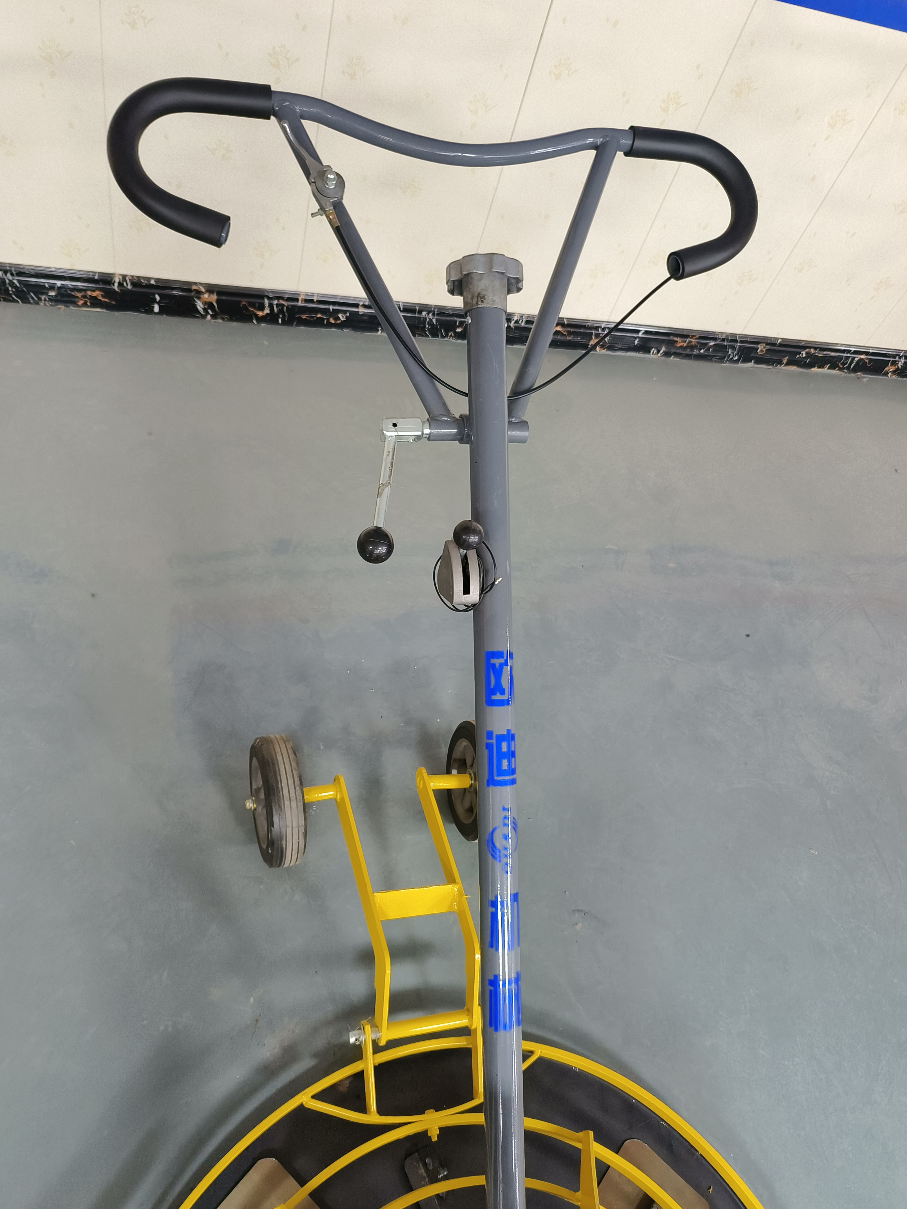 MTQT 5.5HP Gasoline Engine Walking Advanced Mini Concrete Power Spatula Machine 8 Blades High Efficiency Concrete Surface 1 Year