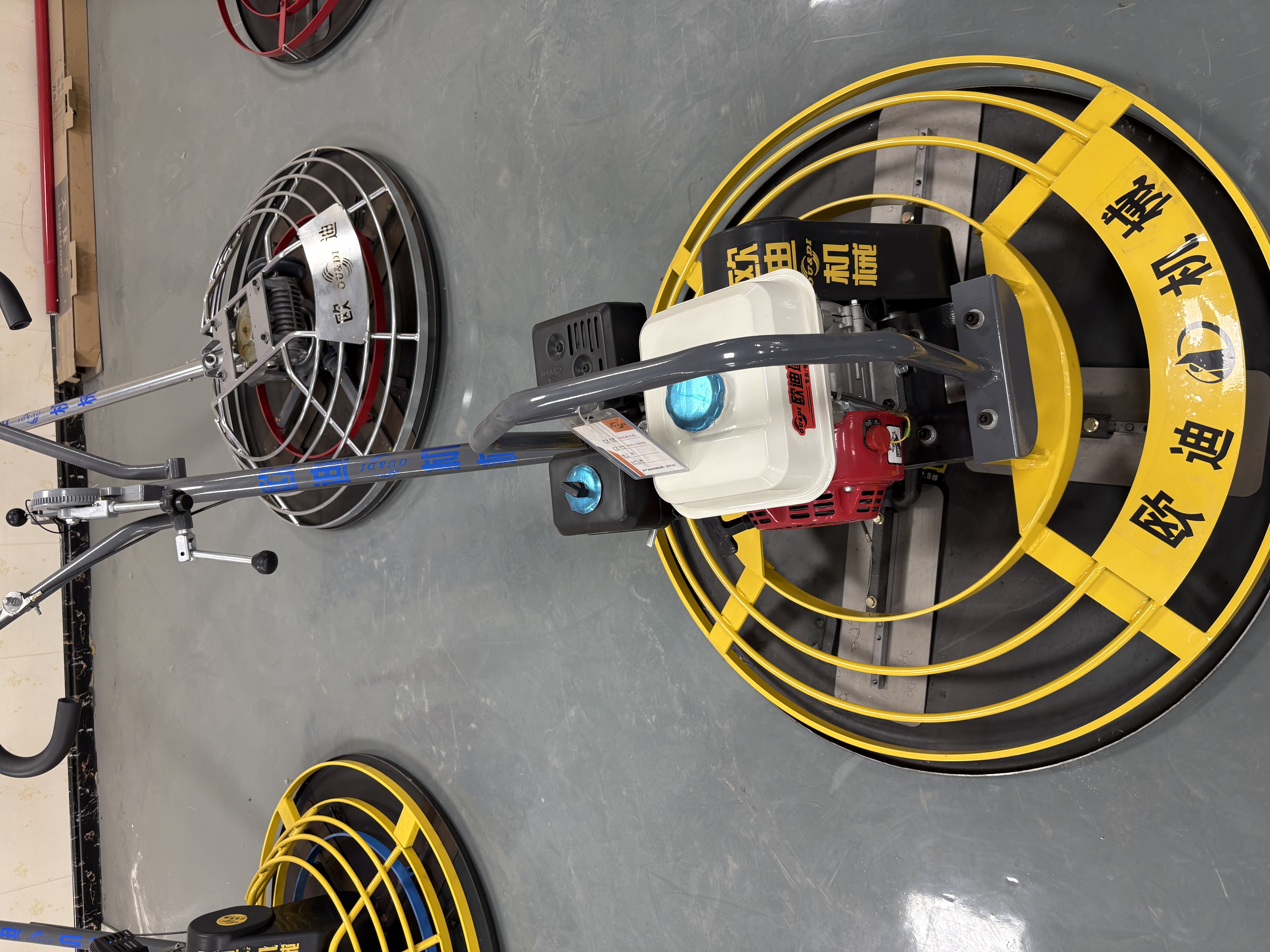 Factory Direct Gasoline Engine-Powered Pavement Bull Float Concrete Finishing Tool High Efficiency Leveler Power Spatula